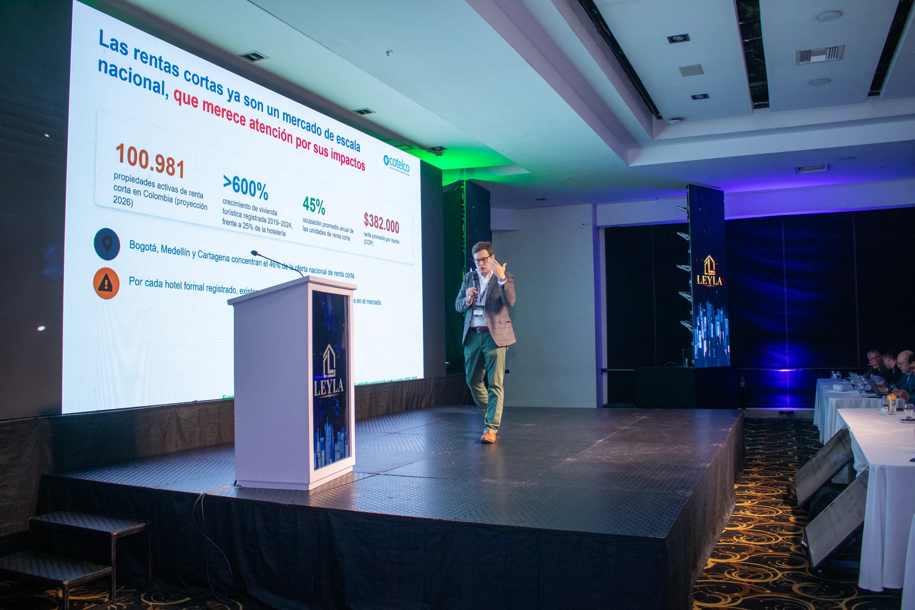 Ponente durante una presentación sobre el futuro del sector