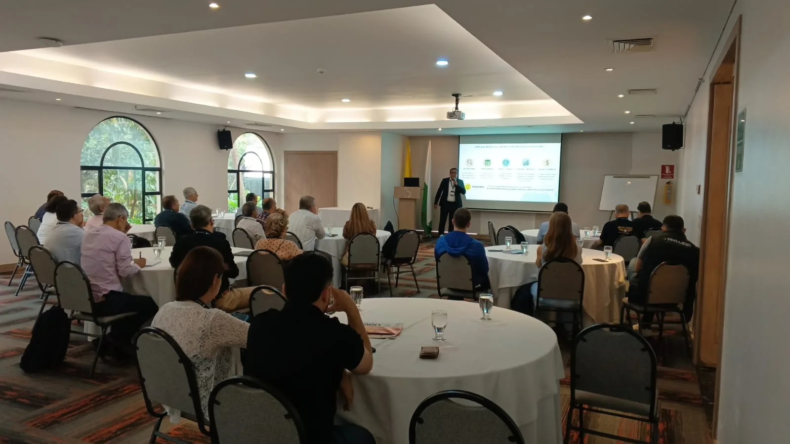Asistentes del taller de valuación de intangibles