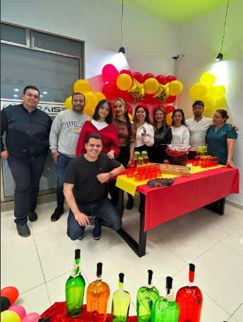 Equipo Appraiser posando durante una celebración